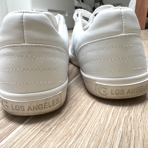Guess white leather sneakers size 6.5- lightly worn - Picture 5 of 5